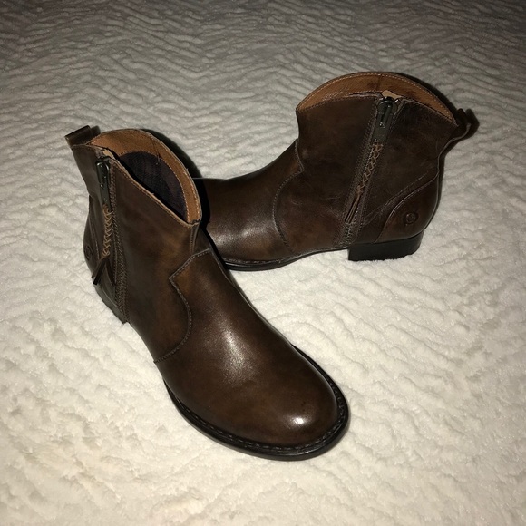 born side zip leather booties